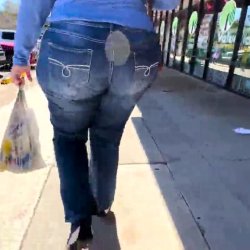 Señora culona en el supermercado #Zq18RpSP