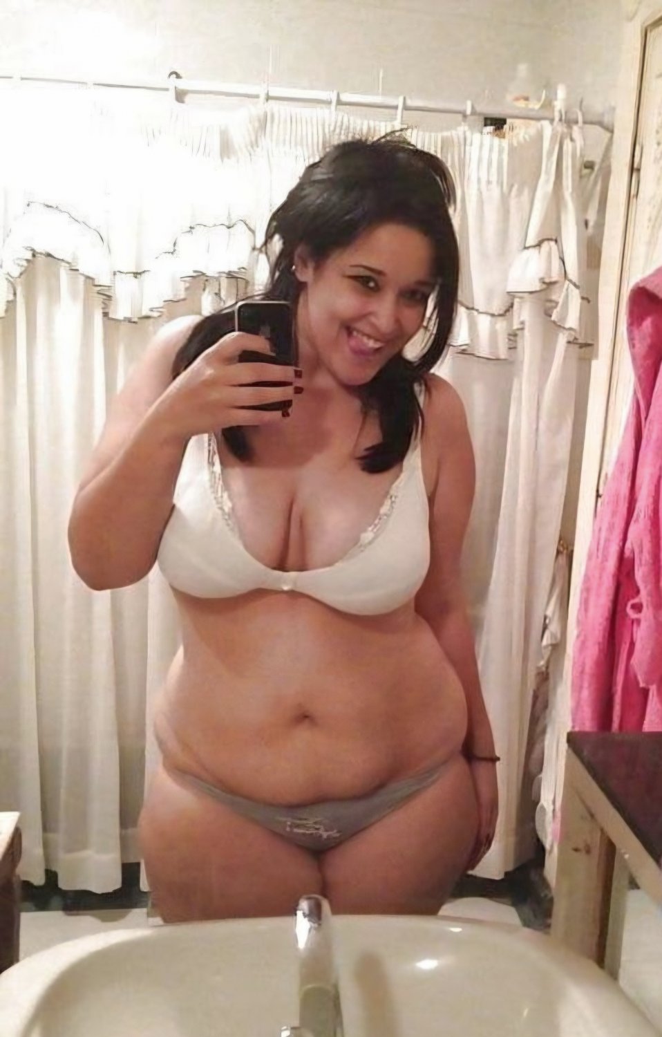 Amateur  Wives and Girlfriends Selfies #7wTMQm5e