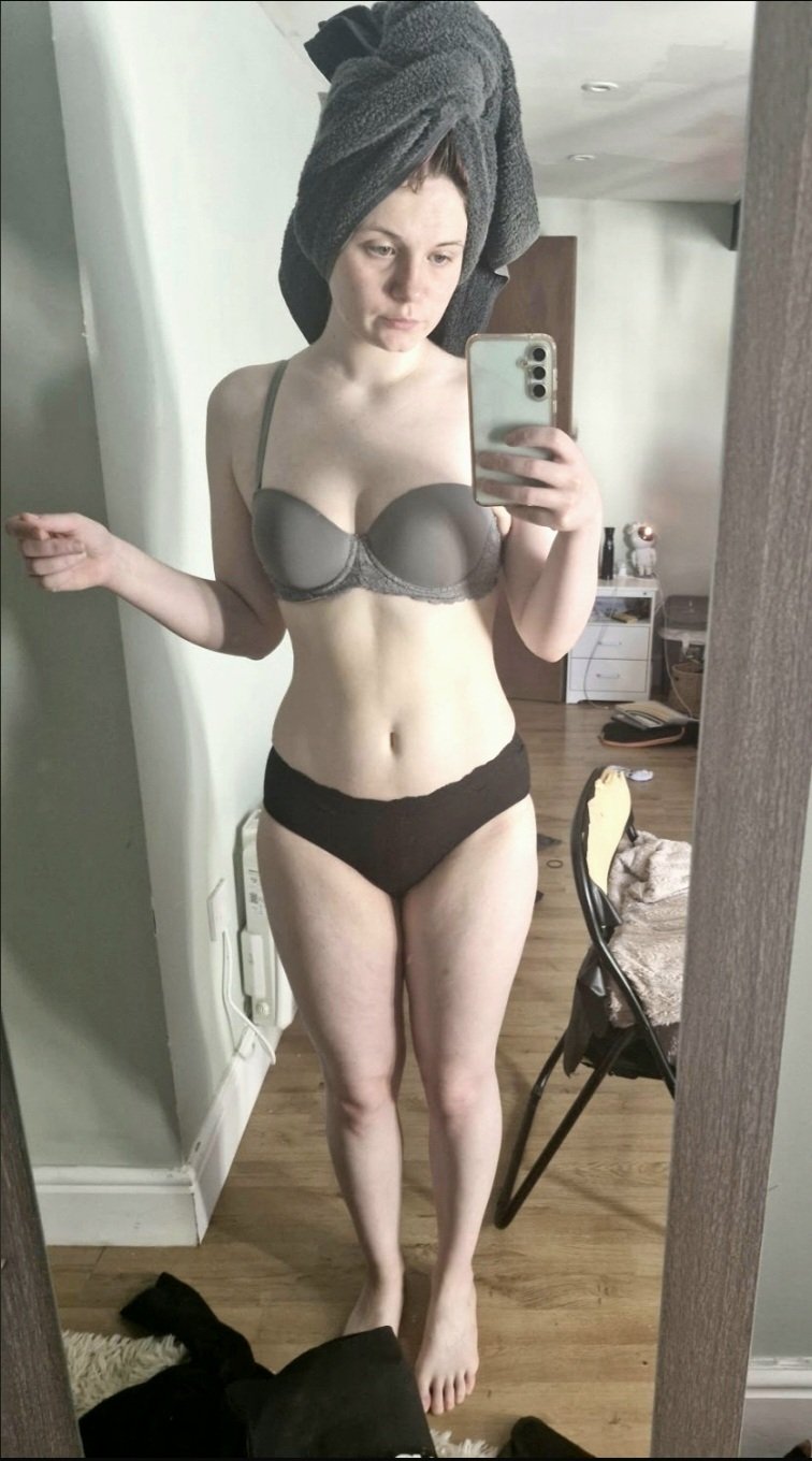 Amateur  Wives and Girlfriends Selfies #xyV1p0jm