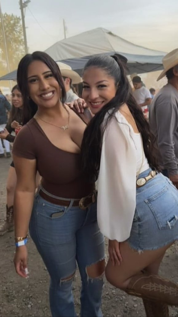 Busty Latina loves showing off cleavage #KiiiGGzM