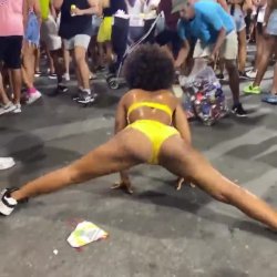 Novinha pretinha sapeca contorcionista da Bahia que adora um sexo anal #qE7TXZoq