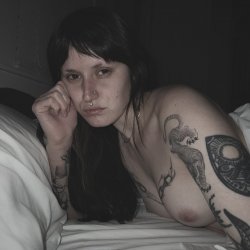 Goth queen from X #l9hPyo66