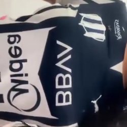 Mexicana aficionada de las rayadas muestra las tetas #ZUlmO7J0