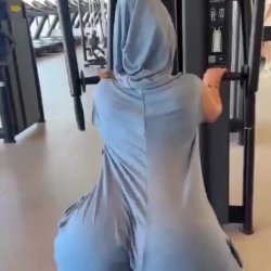 Hijab whore showing some skills #1AoYTg2I