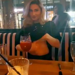 Cuando tu novia sale de fiesta con sus amigas #2FyeRnBJ