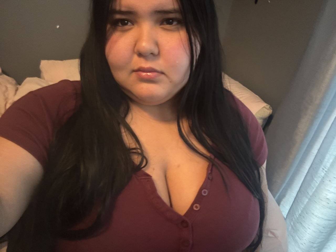 Hot thick slut Roxanne playing with her big tits #uq8Q5aNG