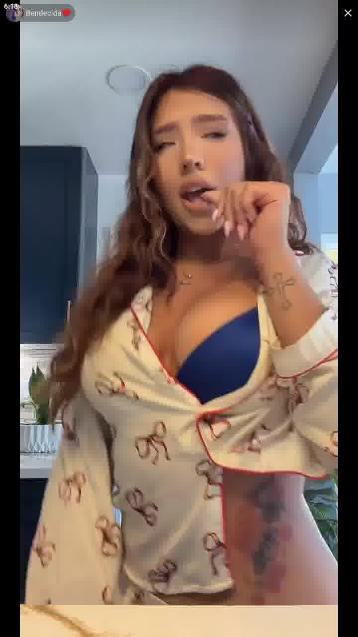 tiktok live latina cleavage b3nd3c1d4 #LVGEQgB1