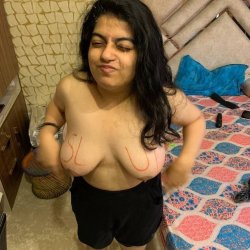 629 - Chubby girl hitting herself #0juAjuoO